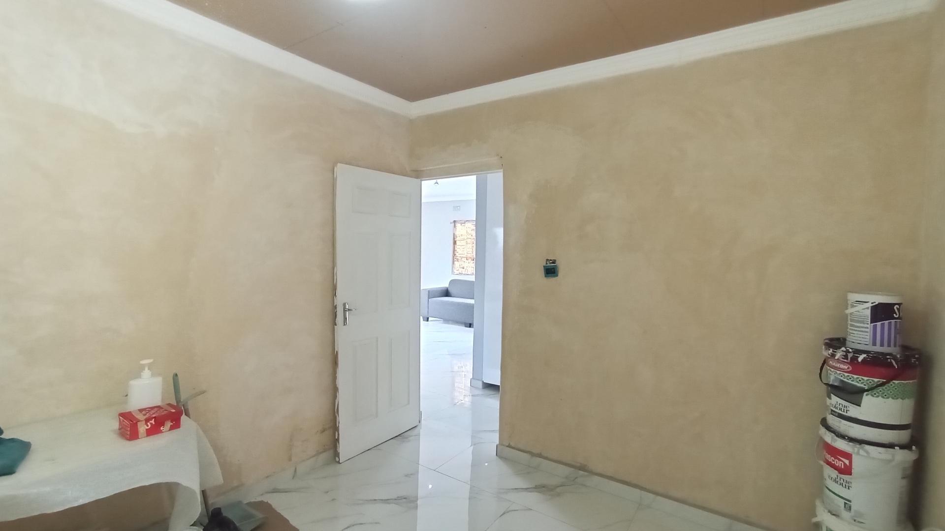 Bed Room 2 - 14 square meters of property in Valdin Heights