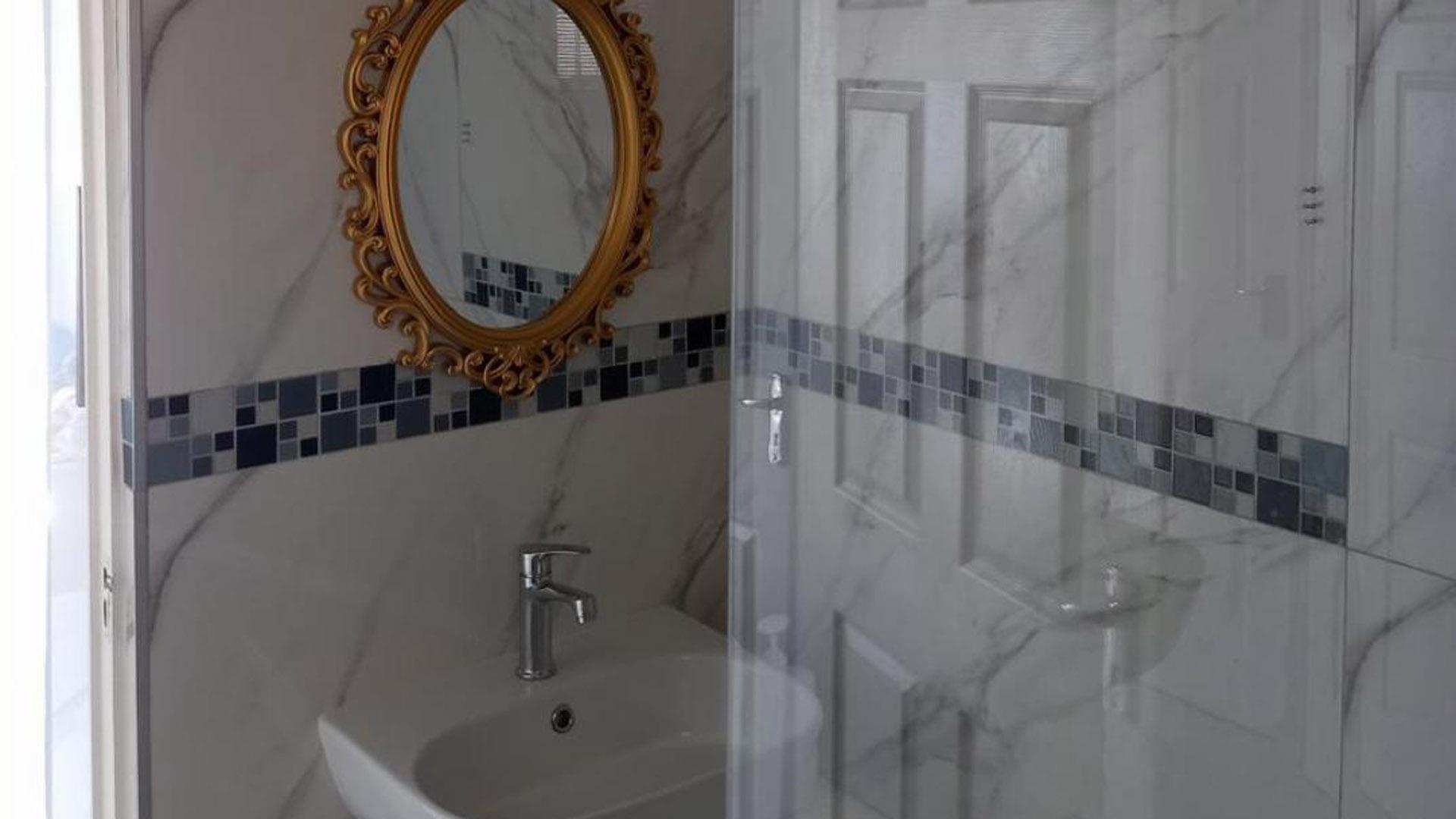 Bathroom 1 - 4 square meters of property in Valdin Heights