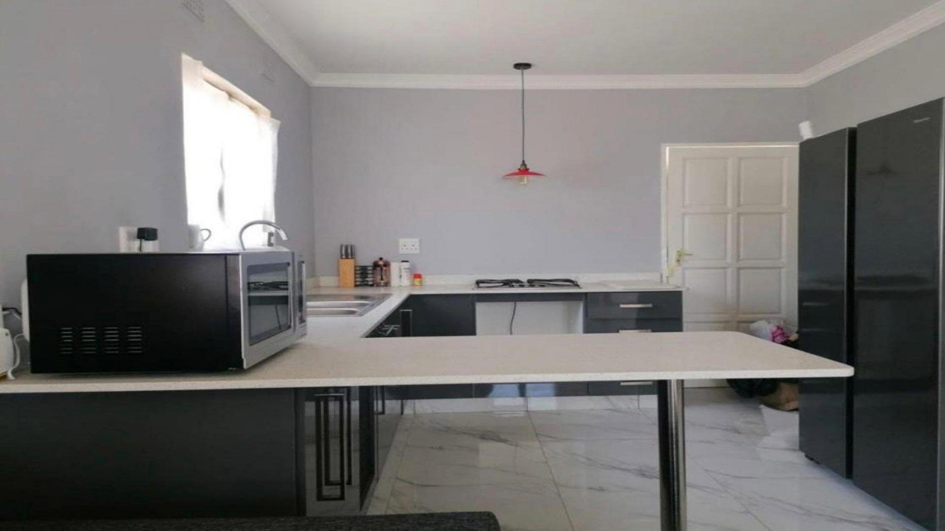 Kitchen - 11 square meters of property in Valdin Heights