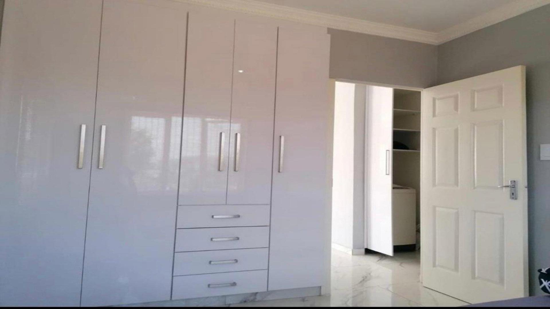 Bed Room 1 - 12 square meters of property in Valdin Heights