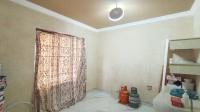 Bed Room 1 - 12 square meters of property in Valdin Heights