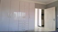 Bed Room 1 - 12 square meters of property in Valdin Heights