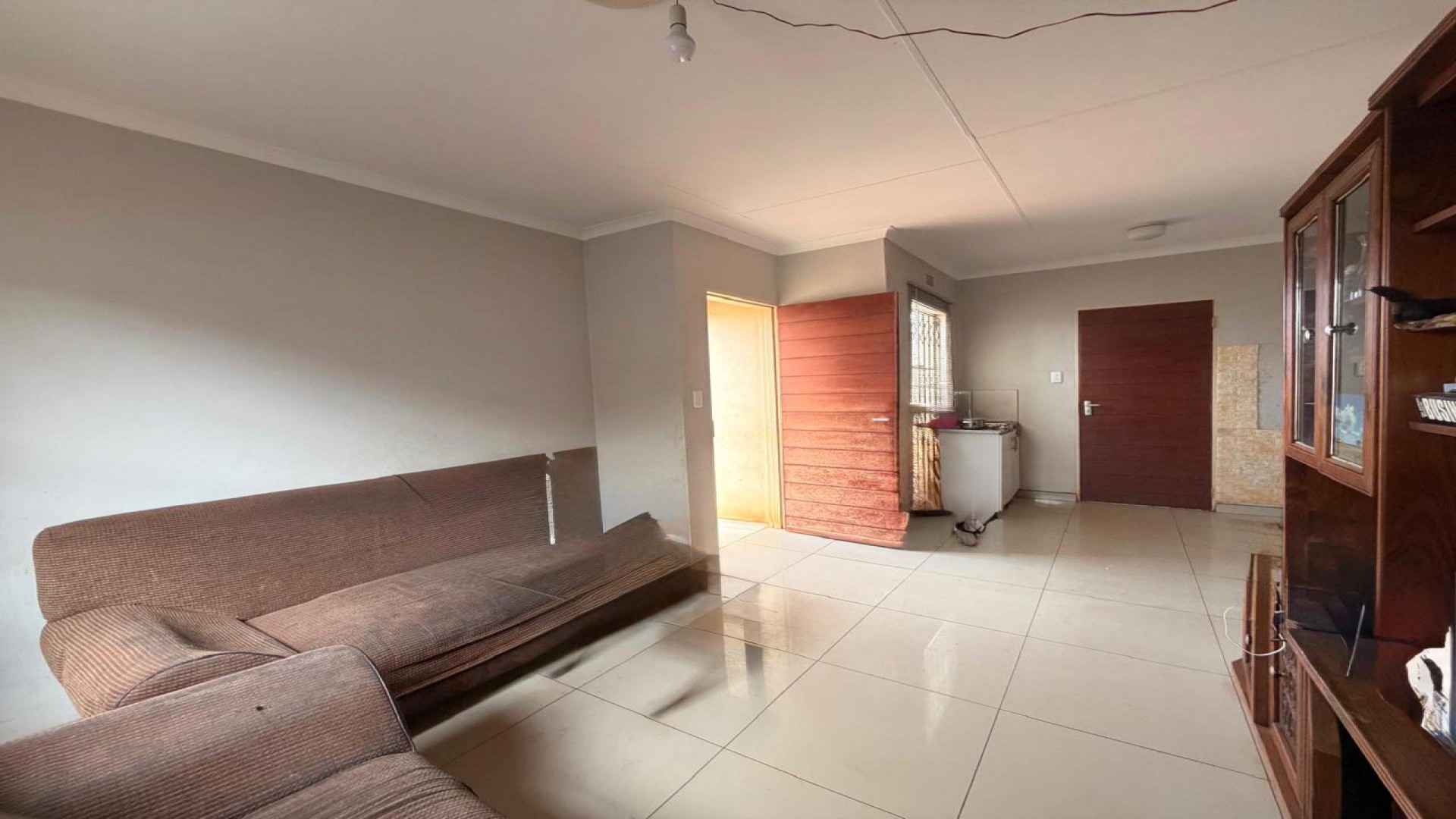 Lounges - 15 square meters of property in Clayville