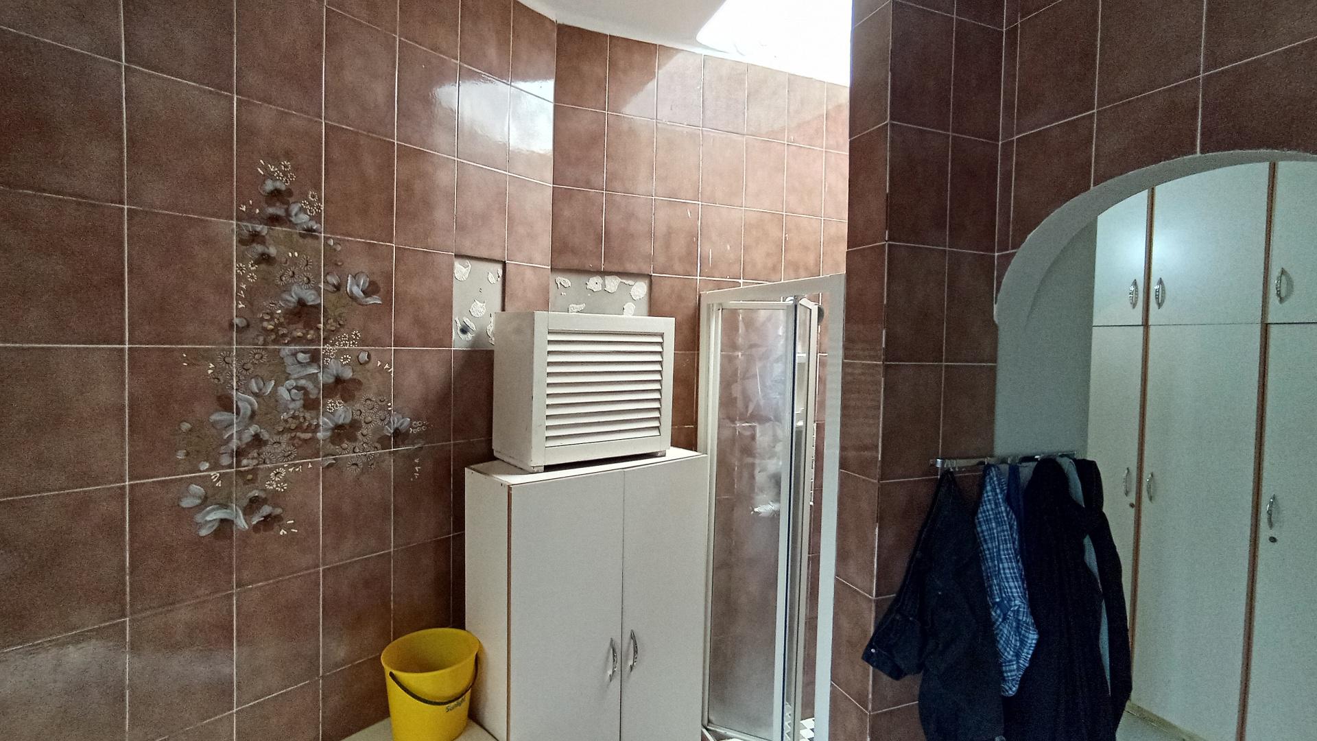 Main Bathroom - 8 square meters of property in Reservior Hills