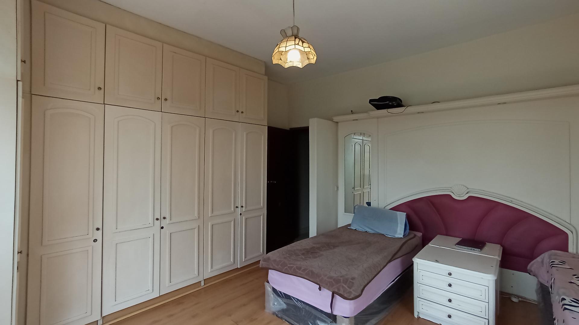 Bed Room 5+ - 28 square meters of property in Reservior Hills