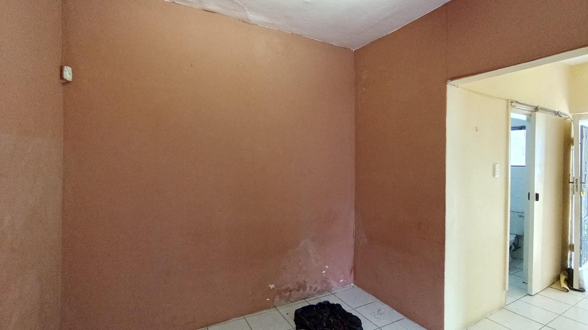 Flatlet - 11 square meters of property in Reservior Hills