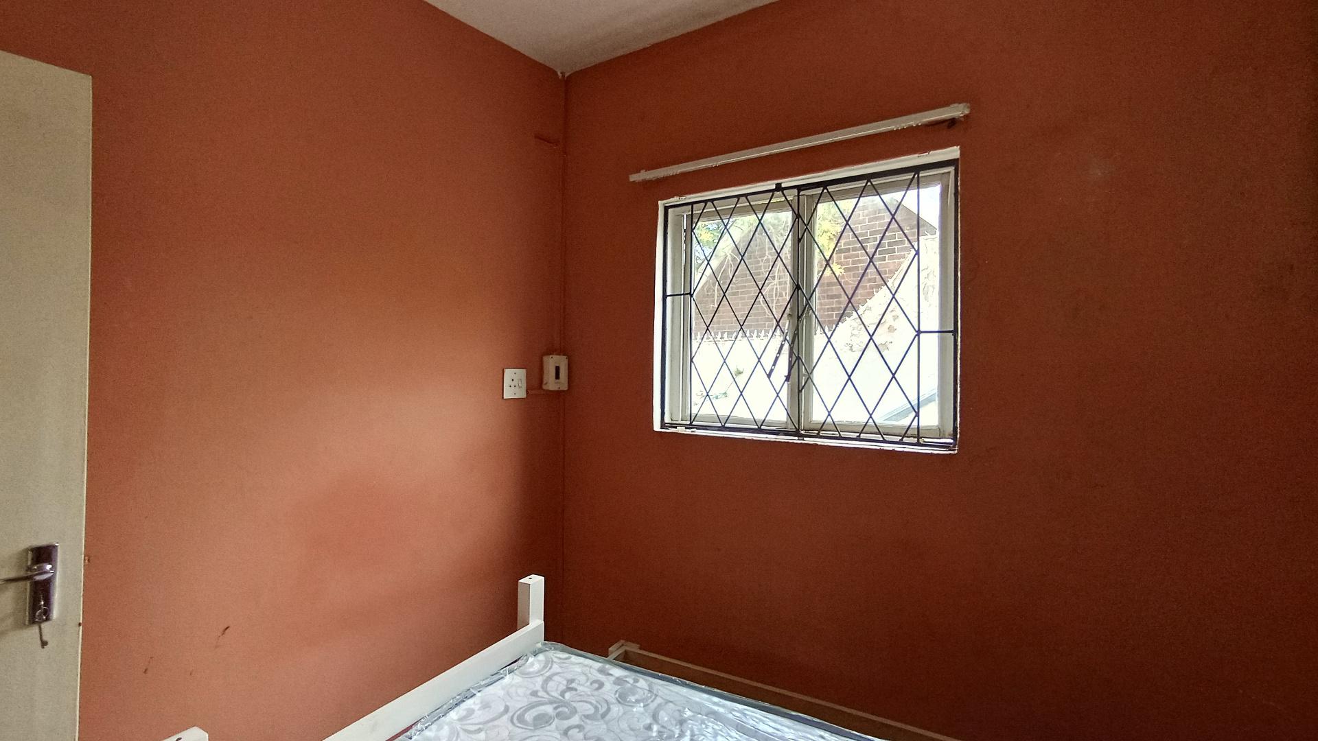 Bed Room 5+ - 28 square meters of property in Reservior Hills