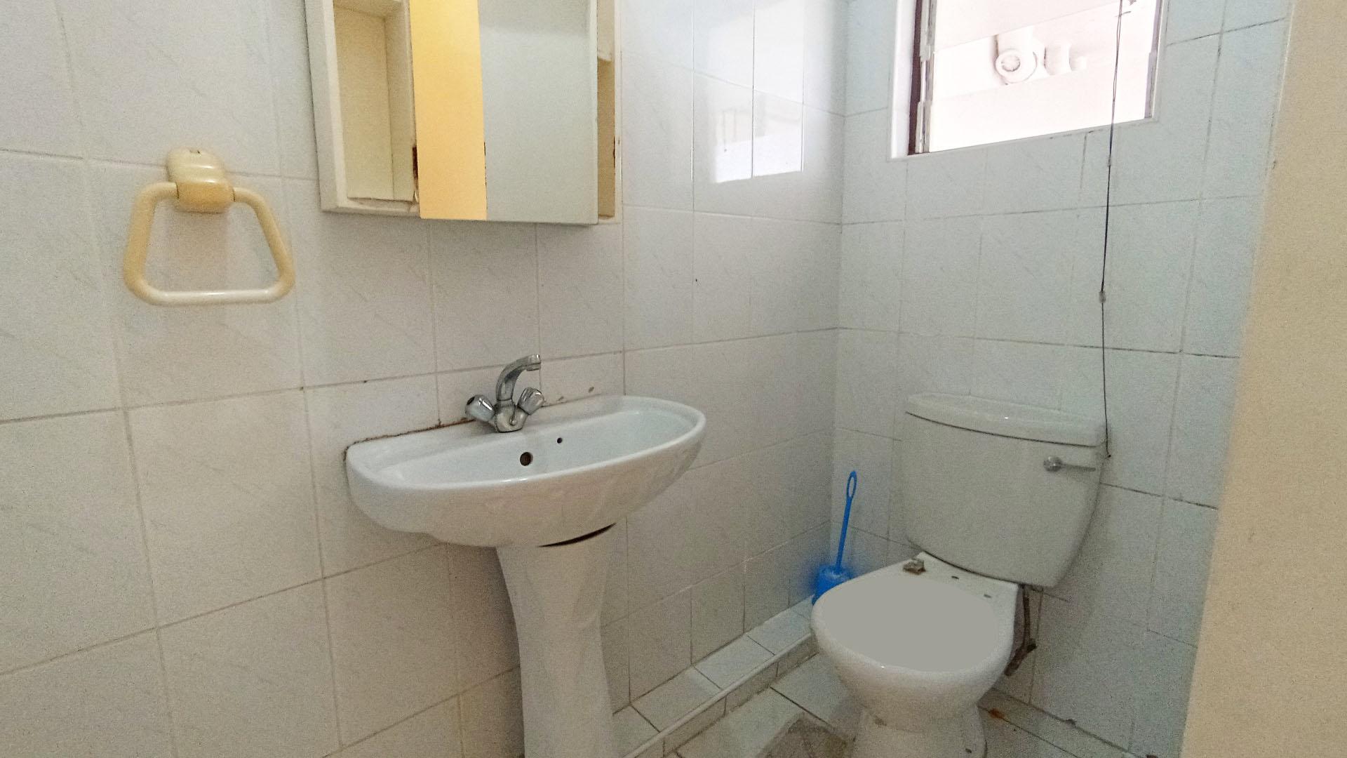 Bathroom 3+ - 10 square meters of property in Reservior Hills