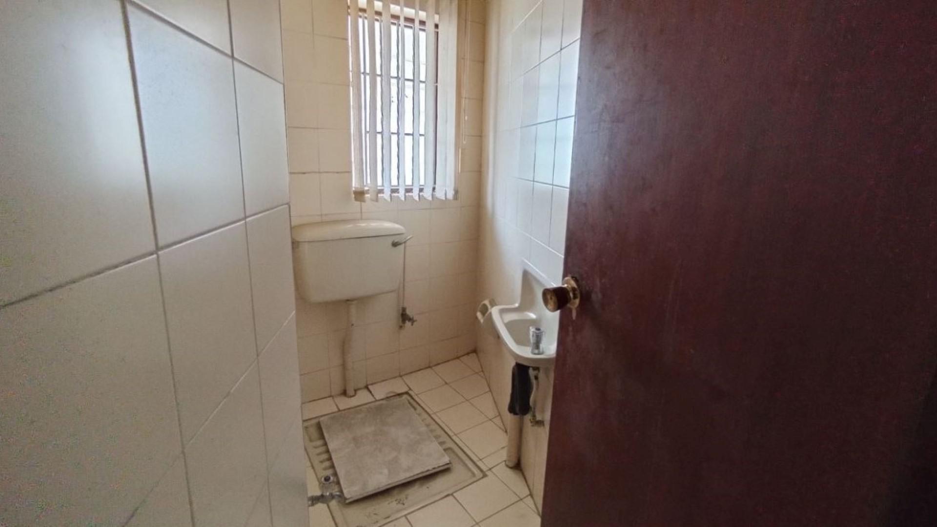 Bathroom 1 - 7 square meters of property in Reservior Hills