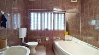 Main Bathroom - 8 square meters of property in Reservior Hills