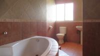 Main Bathroom - 9 square meters of property in Florida Lake