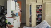Bed Room 1 - 15 square meters of property in Florida Lake