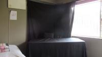 Bed Room 2 - 15 square meters of property in Florida Lake