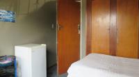 Bed Room 2 - 15 square meters of property in Florida Lake