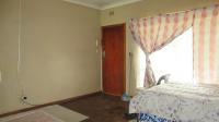 Lounges - 46 square meters of property in Florida Lake