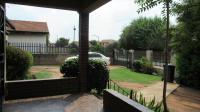 Patio - 9 square meters of property in Florida Lake