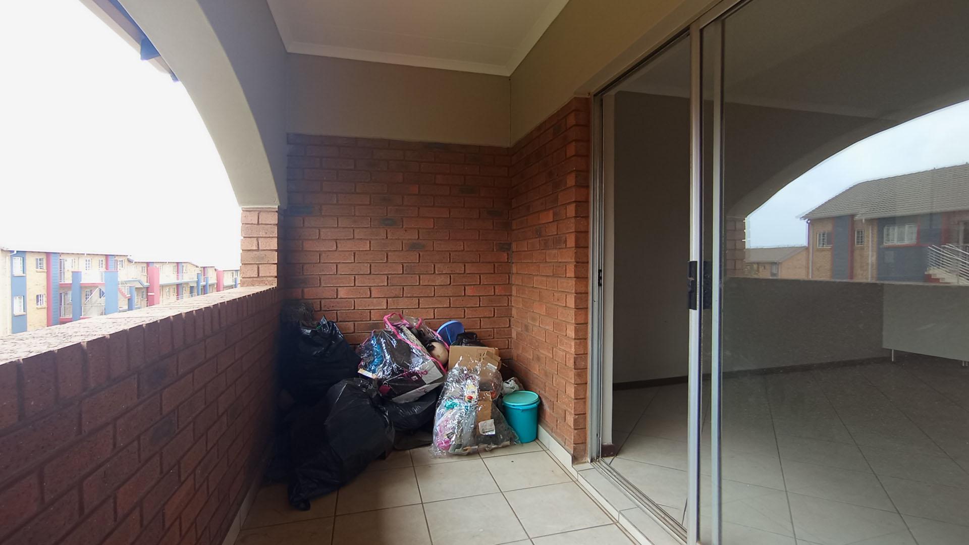 Balcony - 7 square meters of property in Monavoni