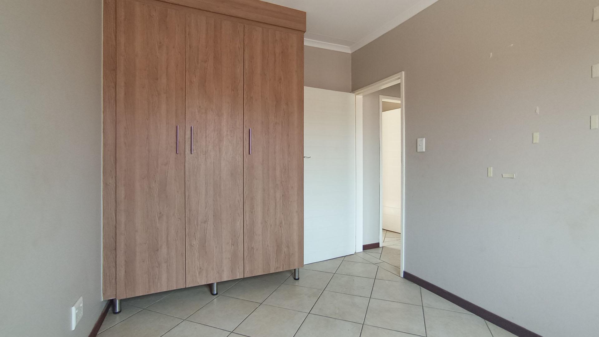 Bed Room 2 - 10 square meters of property in Monavoni