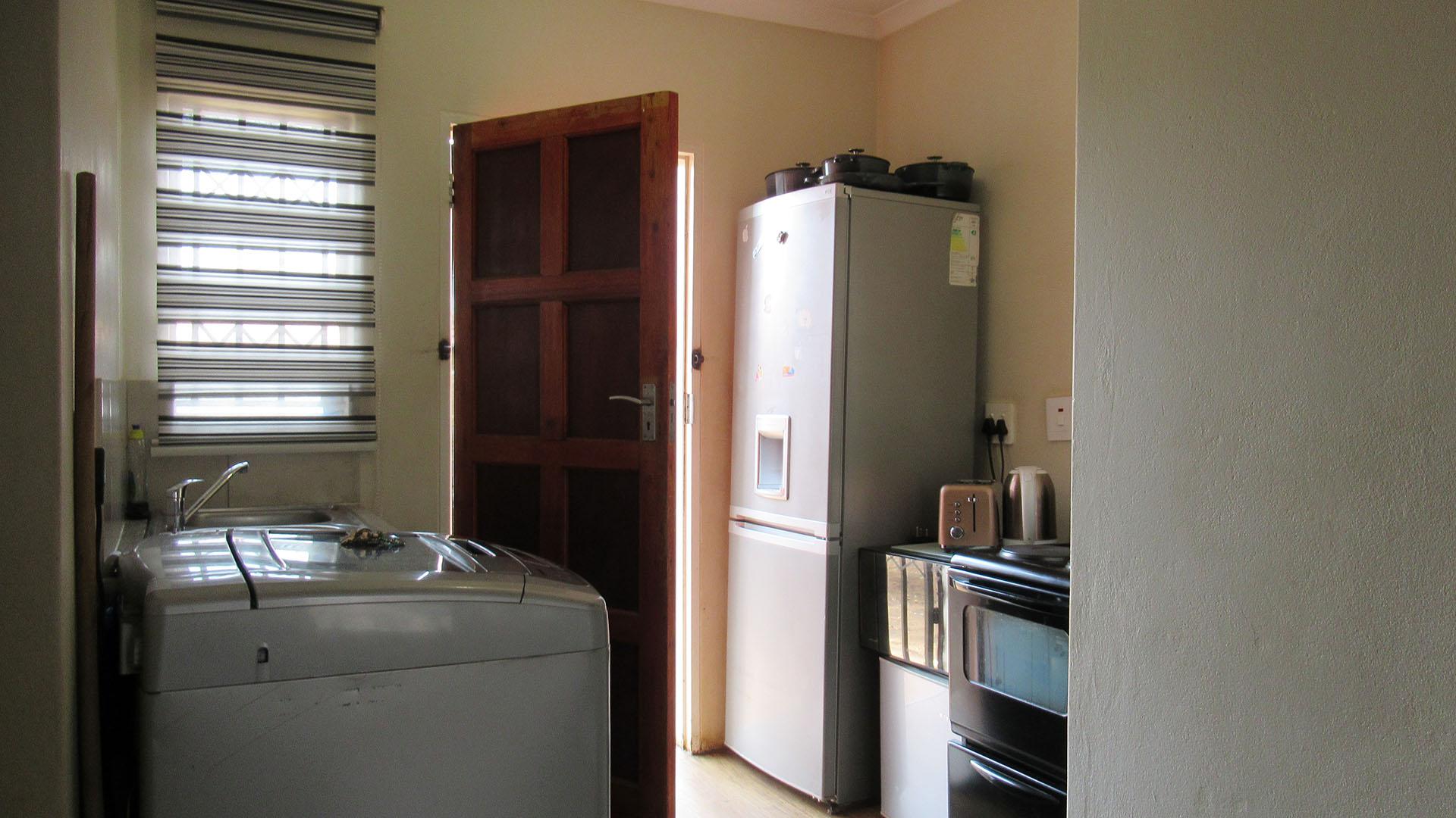 Kitchen - 5 square meters of property in Devland