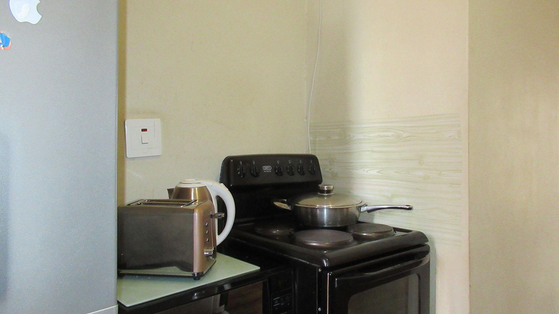 Kitchen - 5 square meters of property in Devland