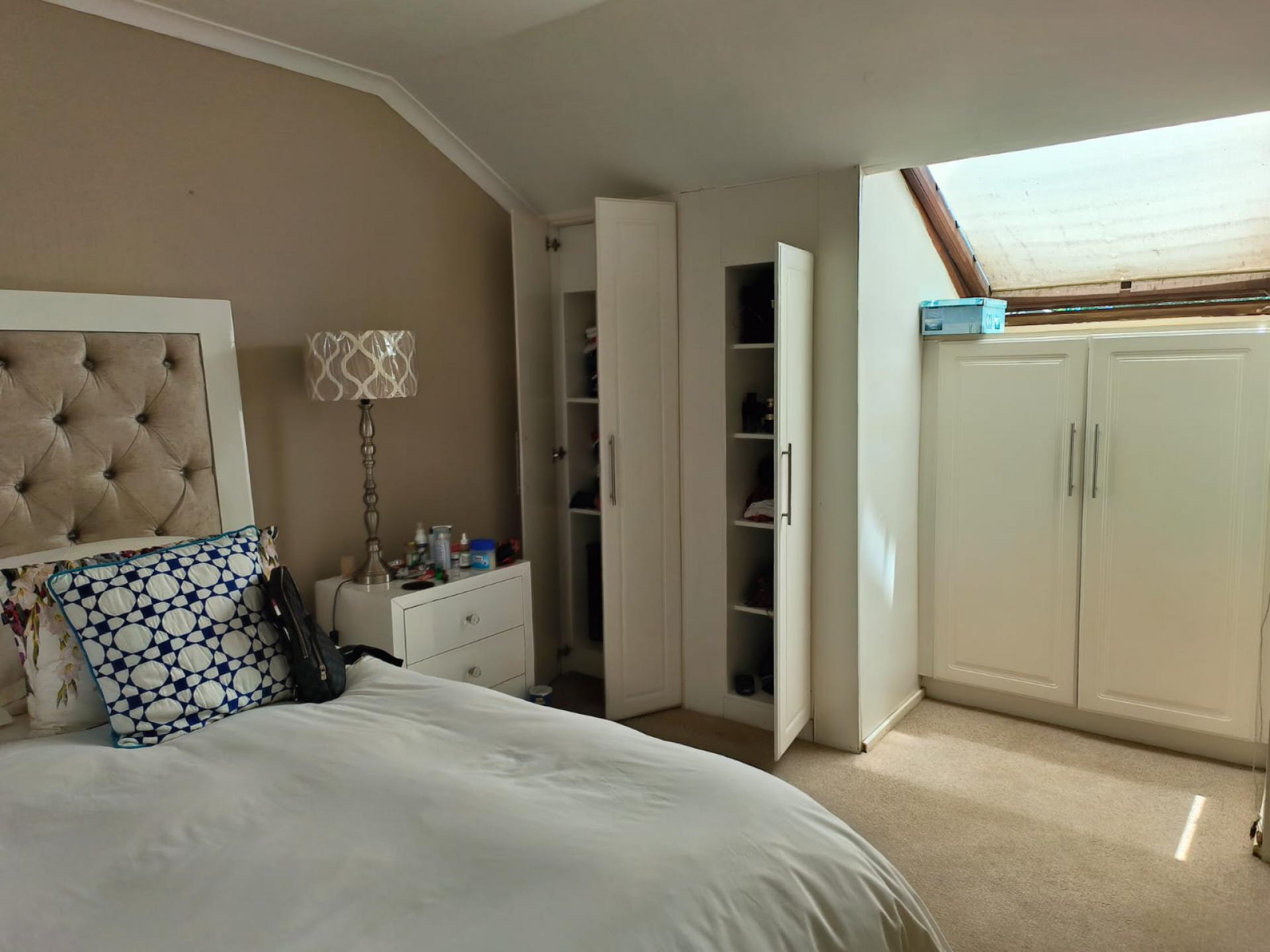 Main Bedroom of property in Hillcrest - KZN