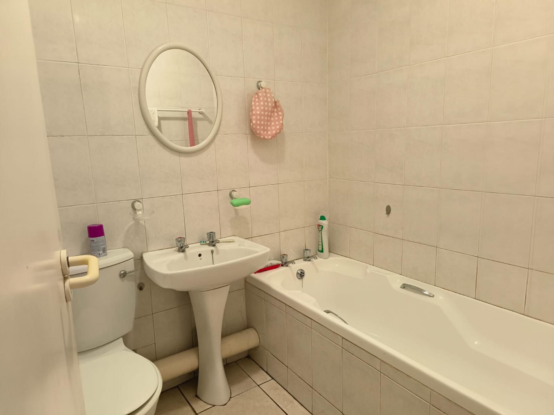 Bathroom 1 of property in Hillcrest - KZN