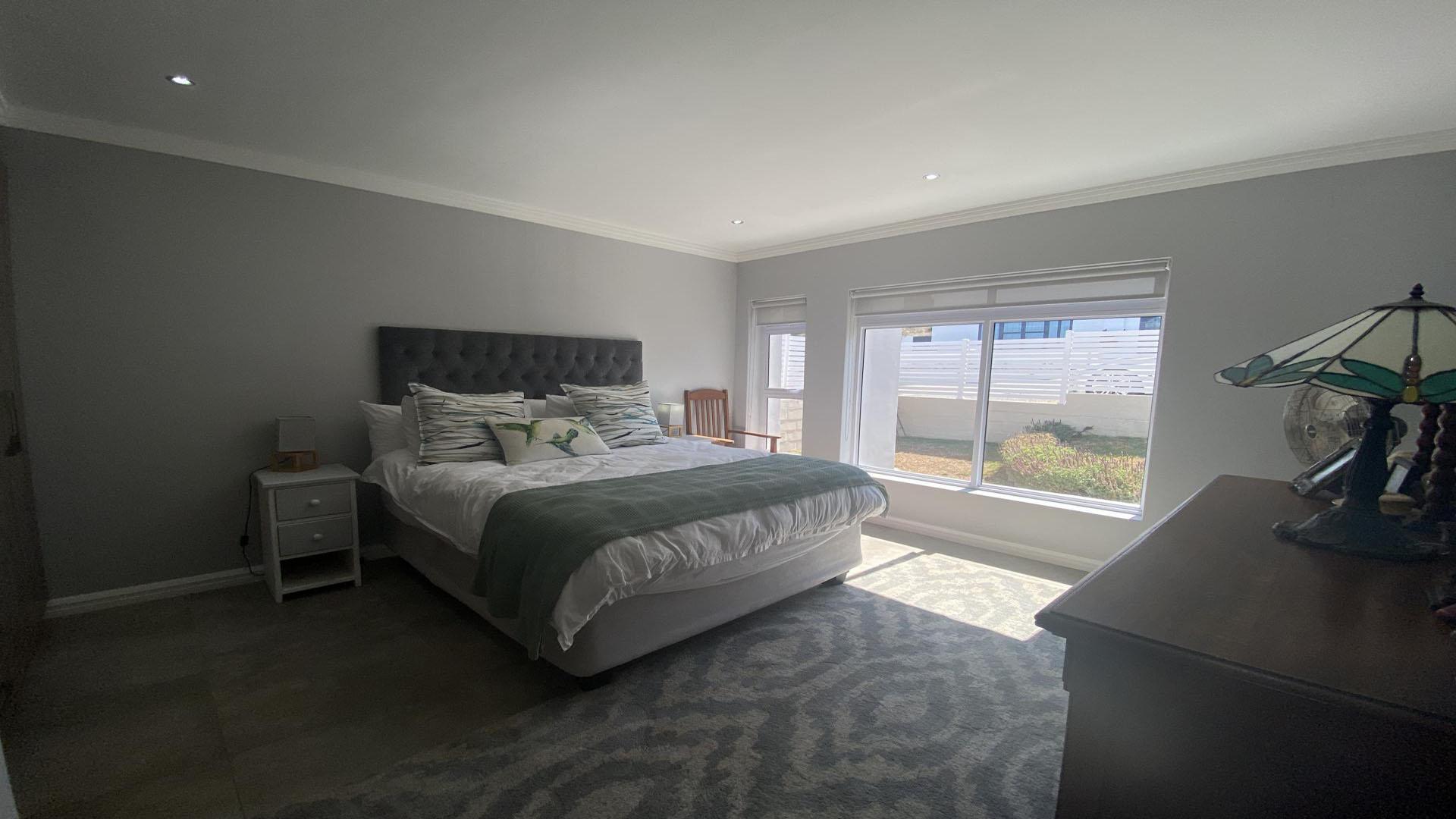 Bed Room 1 of property in Yzerfontein
