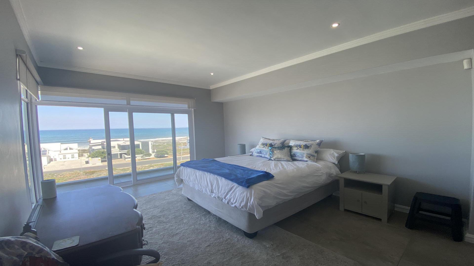 Bed Room 2 of property in Yzerfontein