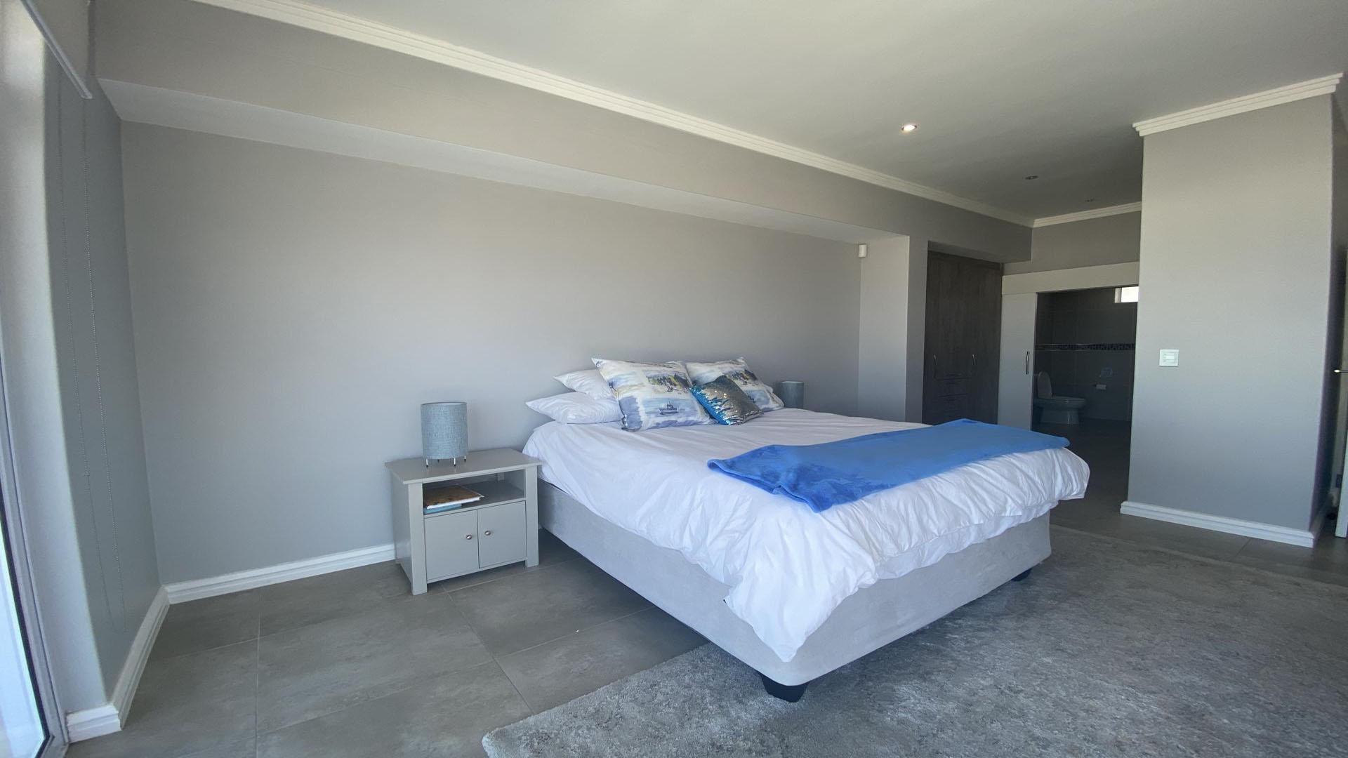 Bed Room 2 of property in Yzerfontein