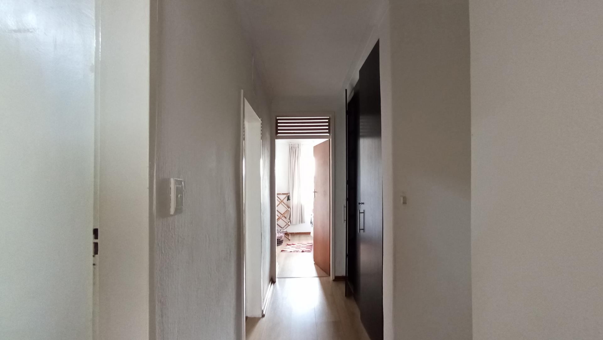 Spaces - 32 square meters of property in Corlett Gardens