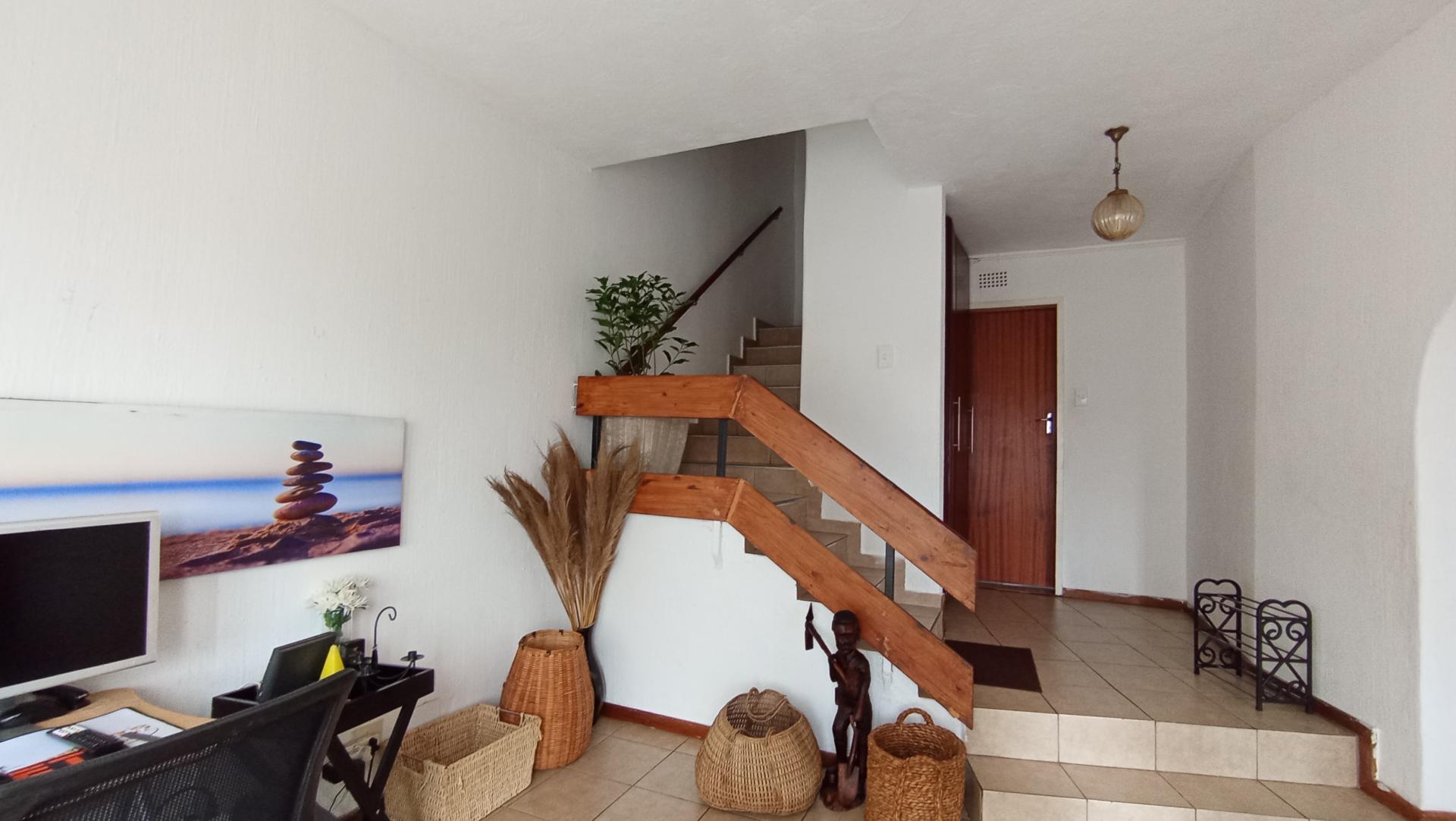 Spaces - 32 square meters of property in Corlett Gardens