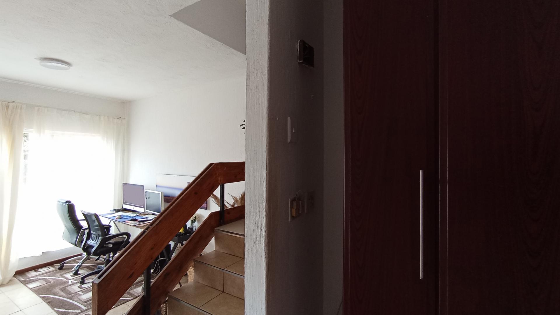 Spaces - 32 square meters of property in Corlett Gardens