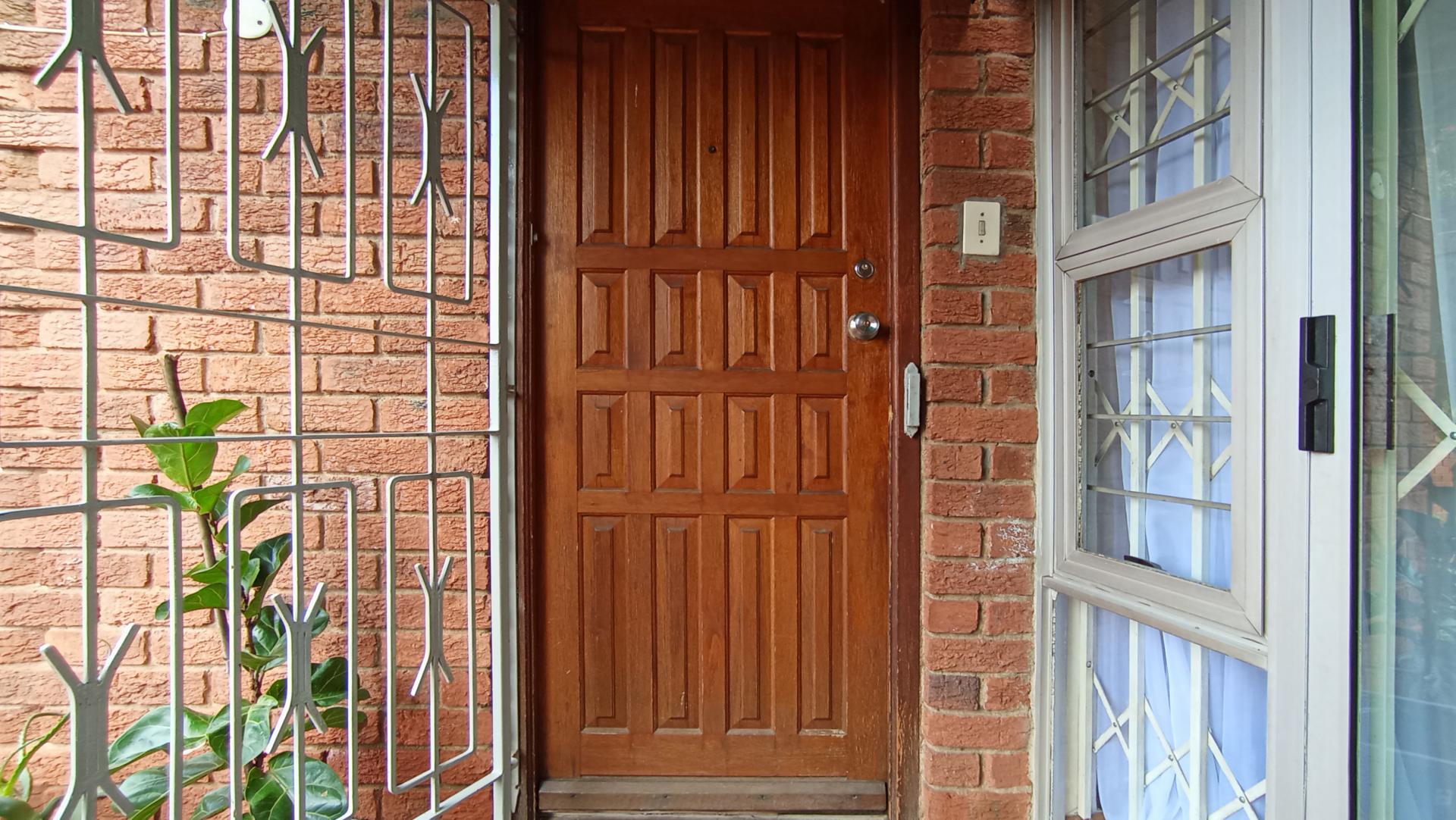 Front View of property in Corlett Gardens