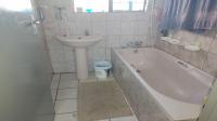 Bathroom 1 of property in Rustenburg