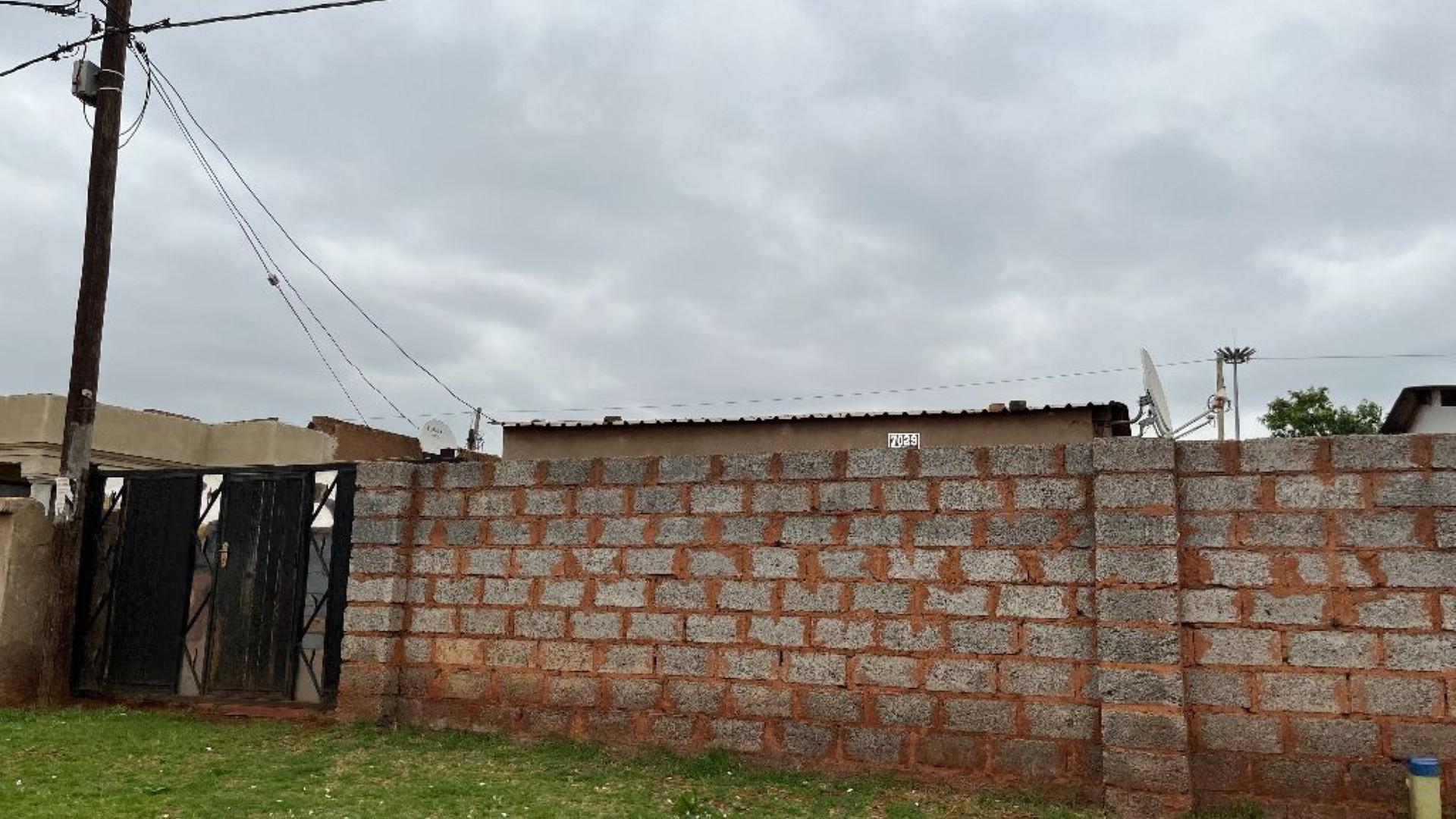 Front View of property in Zonkizizwe