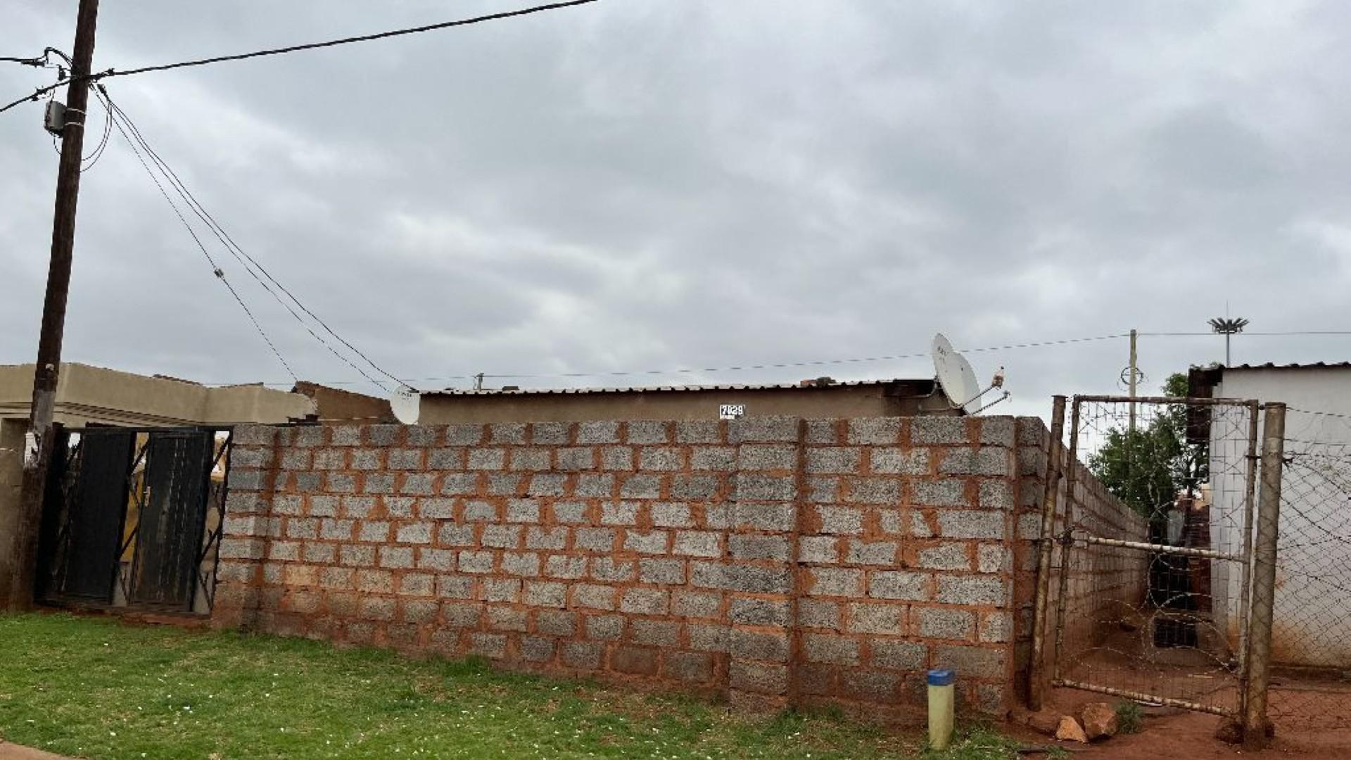 Front View of property in Zonkizizwe