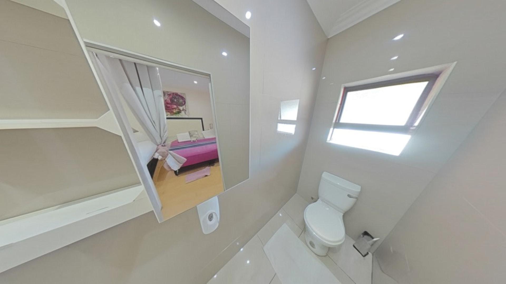 Bathroom 1 - 4 square meters of property in Stanger