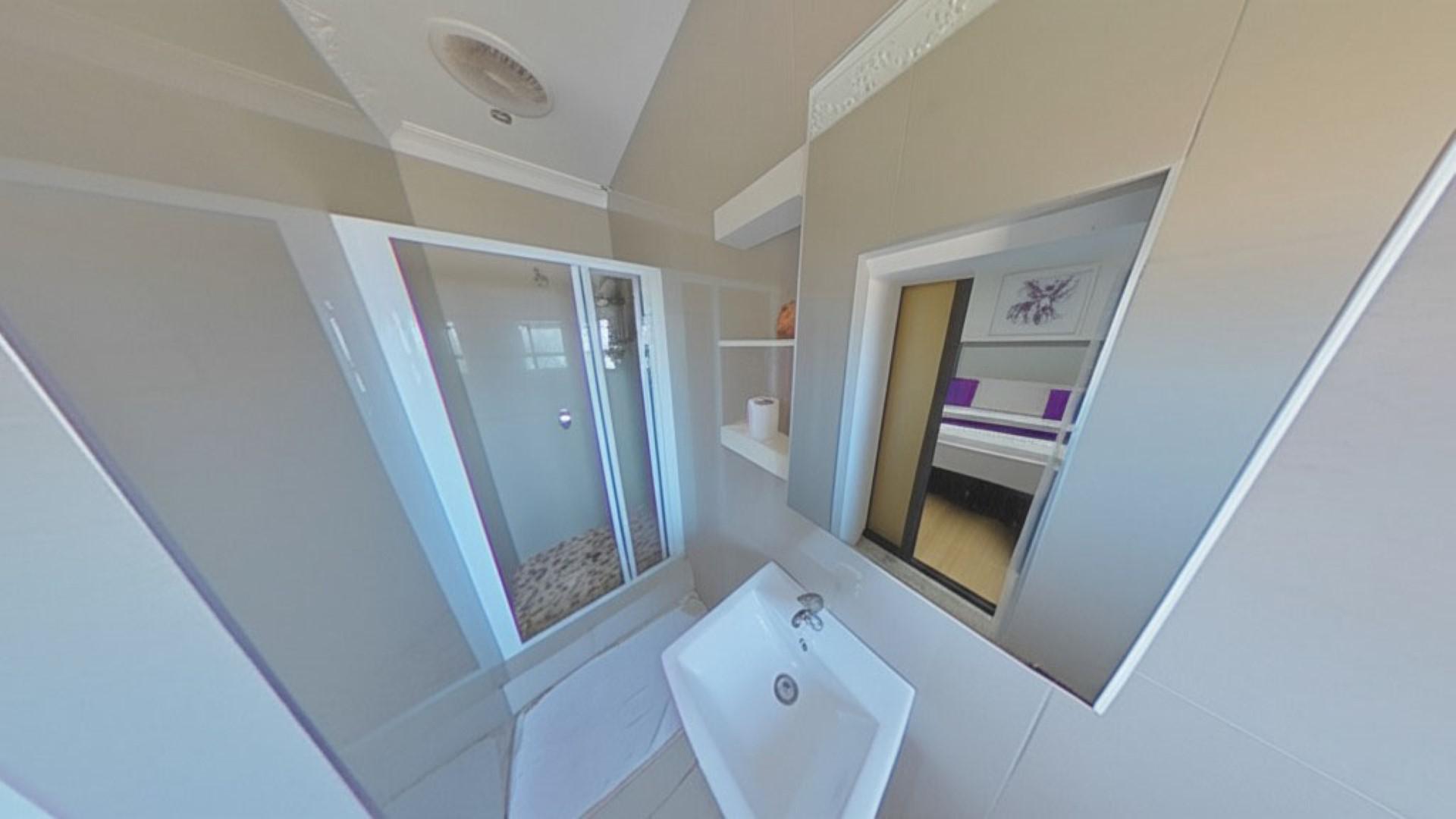 Bathroom 3+ - 26 square meters of property in Stanger