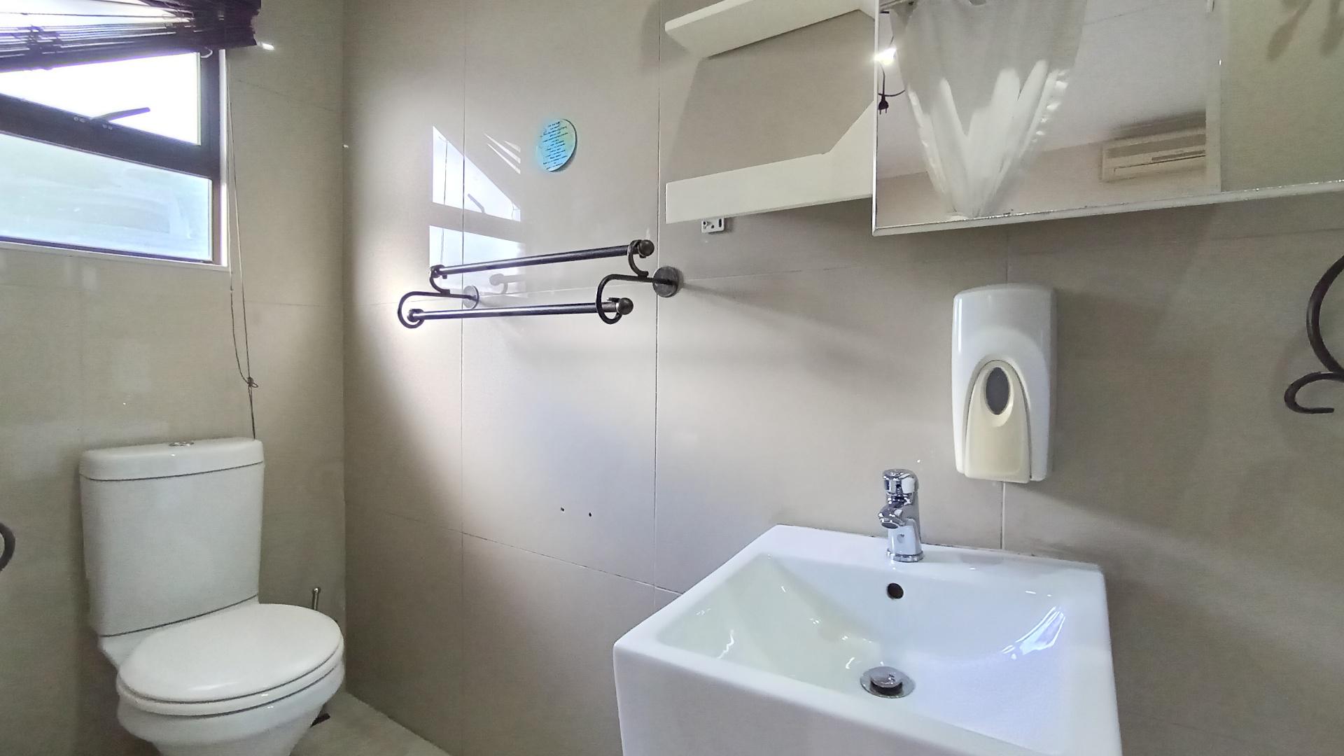 Bathroom 3+ - 26 square meters of property in Stanger