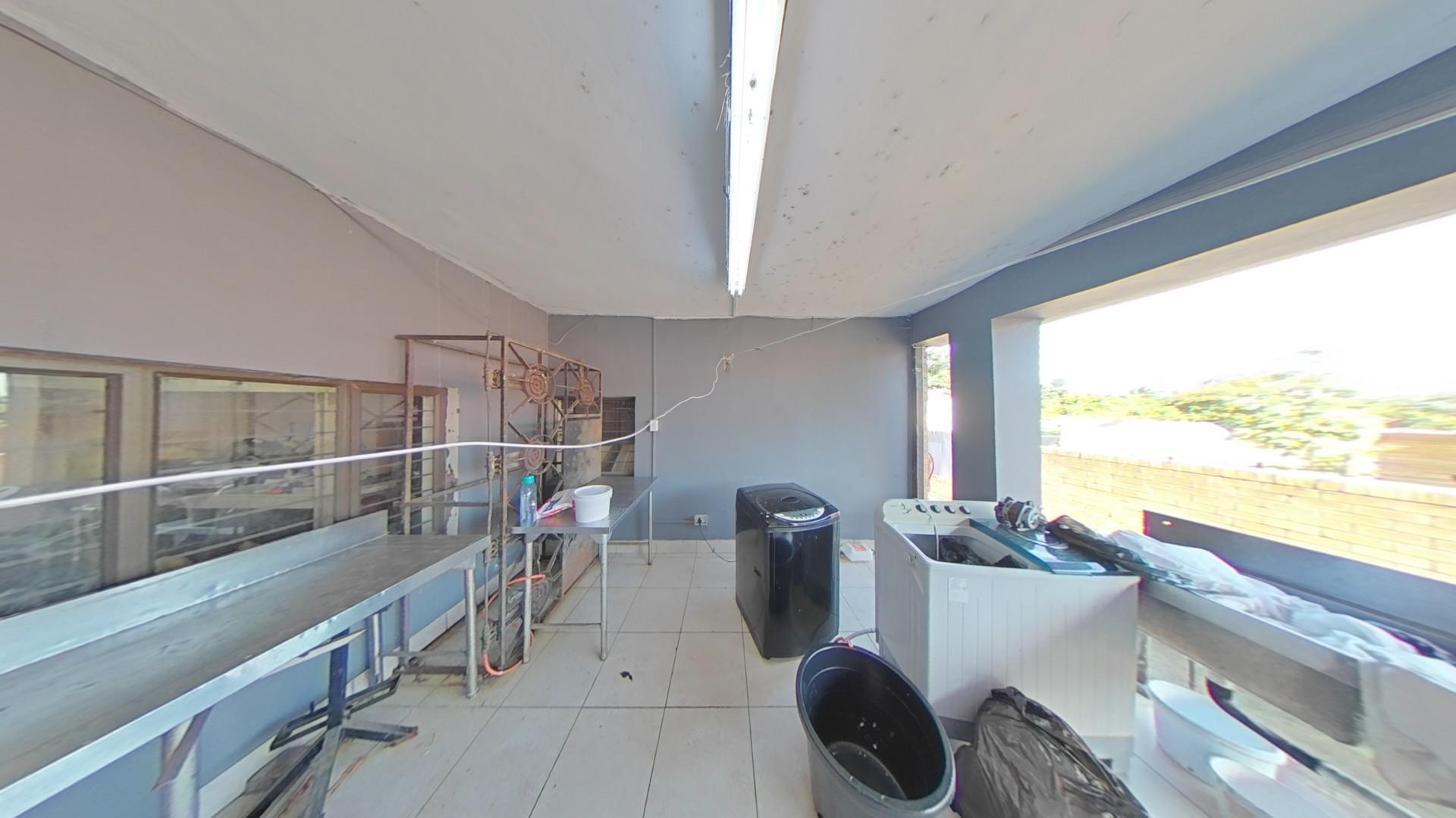 Patio - 26 square meters of property in Stanger