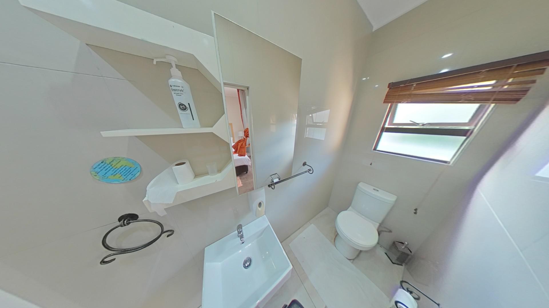 Bathroom 3+ - 26 square meters of property in Stanger