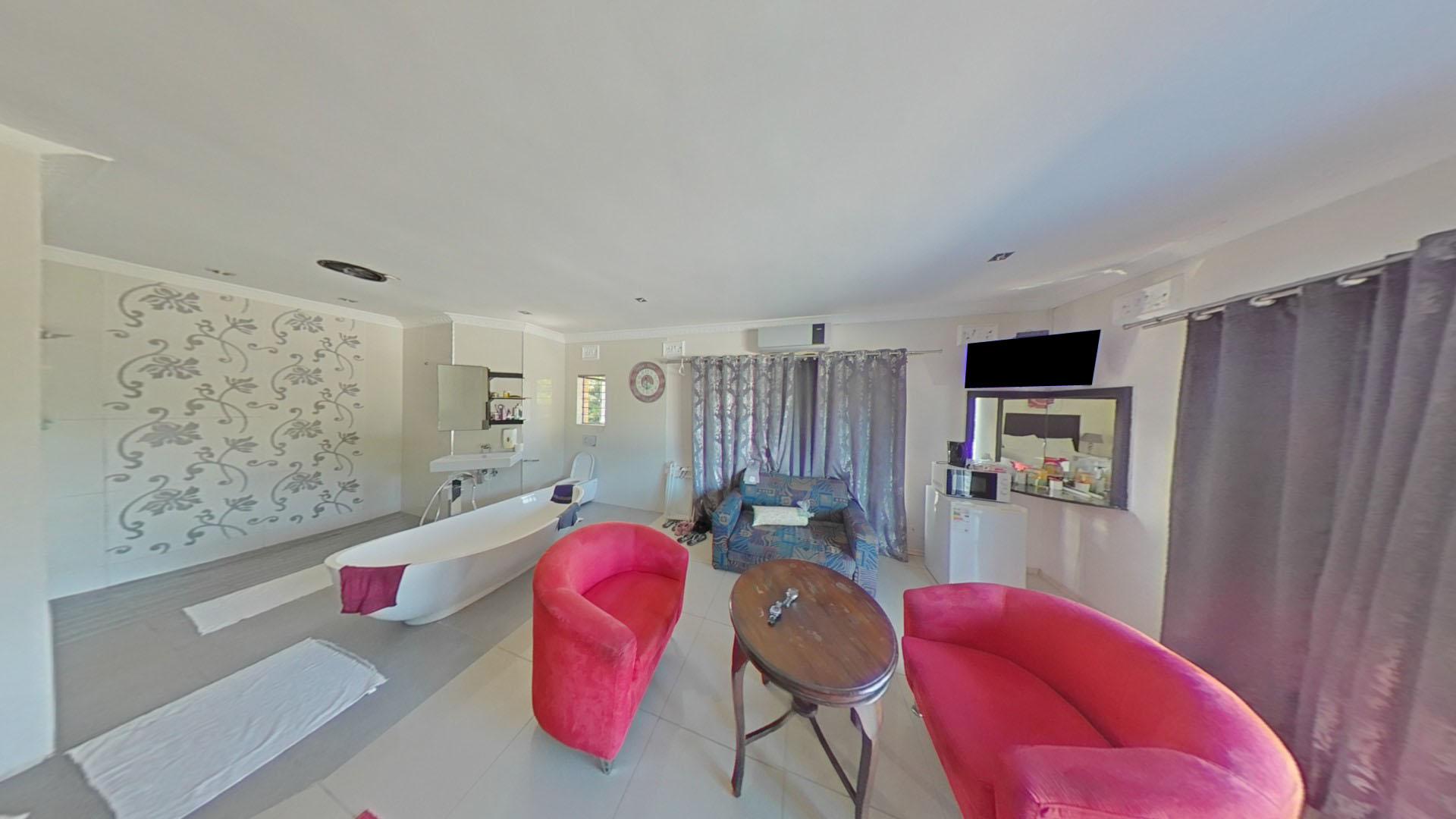 Main Bedroom - 29 square meters of property in Stanger