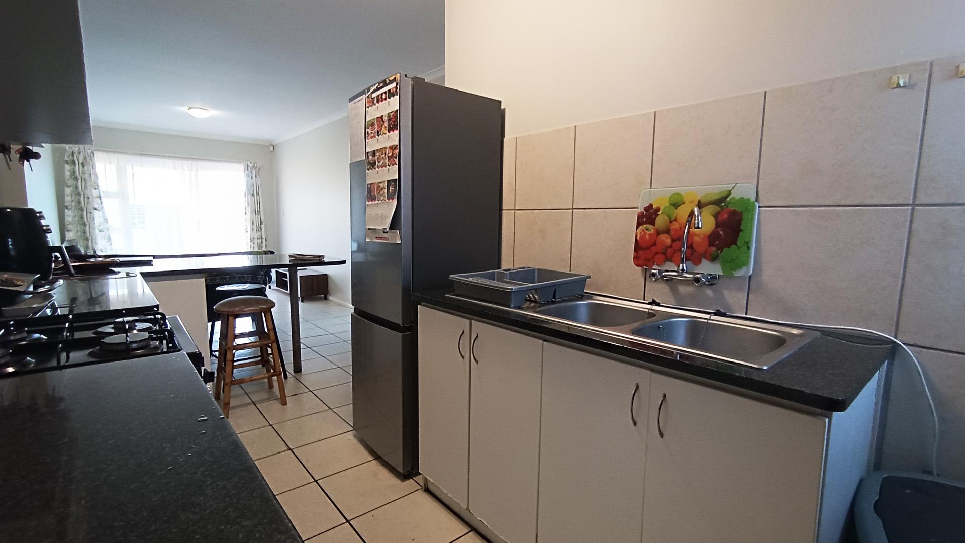 Kitchen - 14 square meters of property in Kuils River