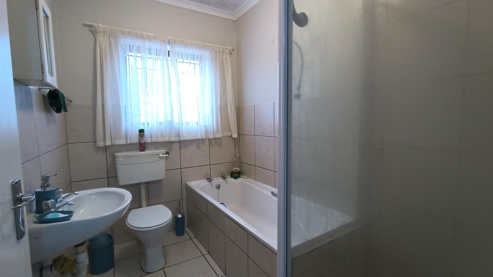 Bathroom 1 - 6 square meters of property in Kuils River