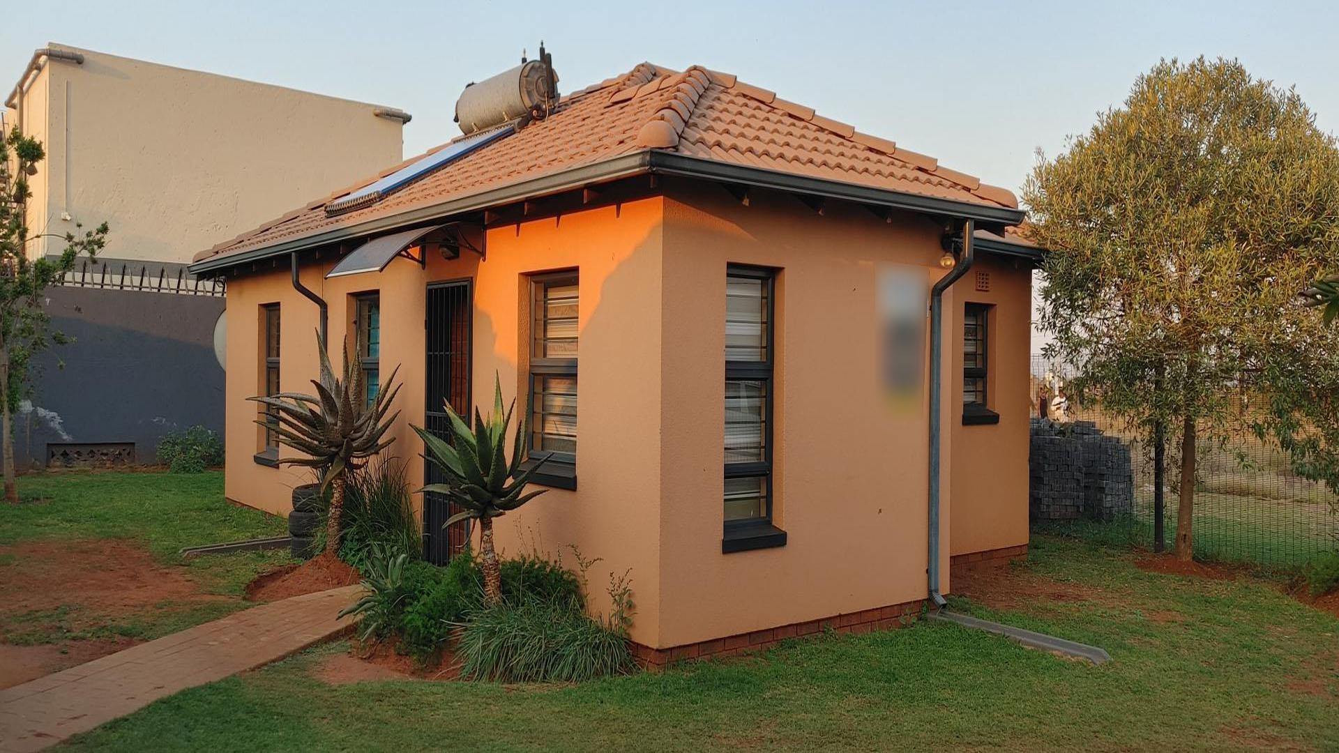 Front View of property in Protea Glen
