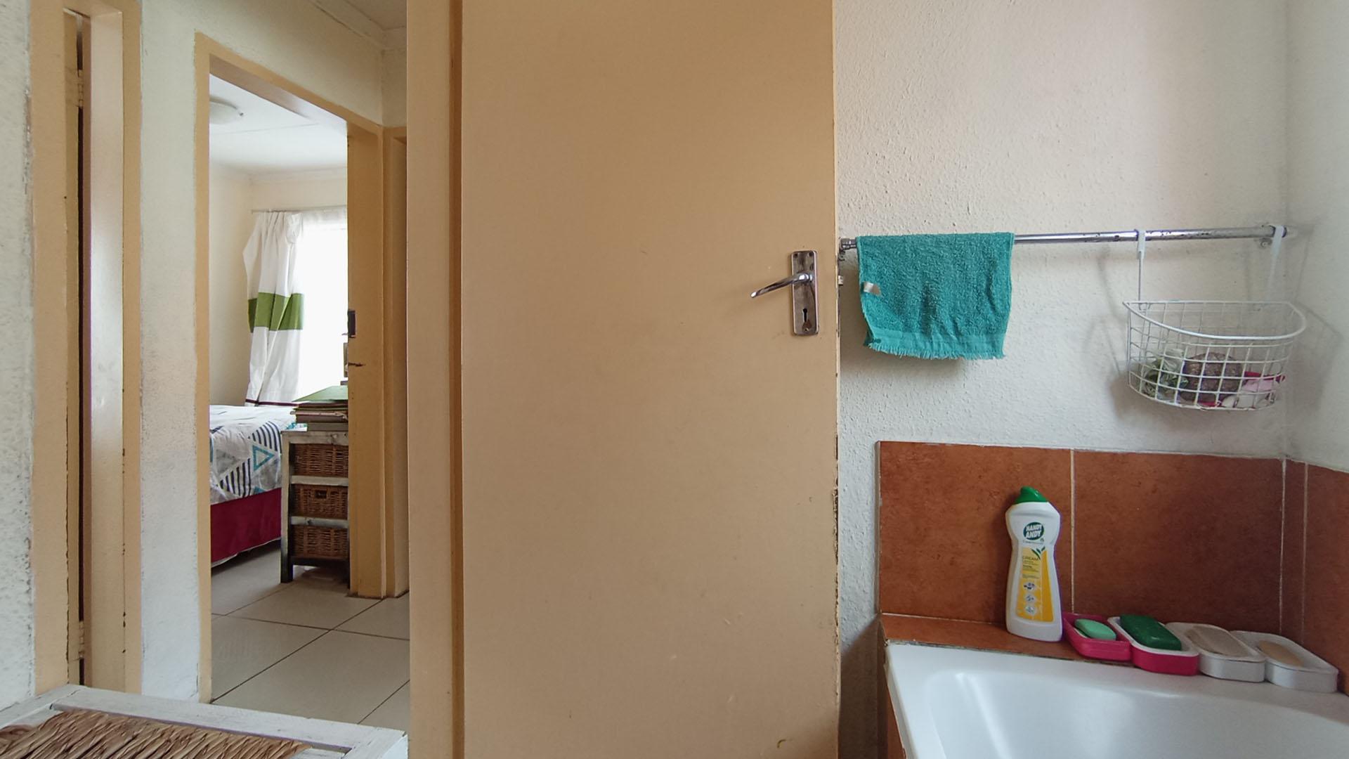 Bathroom 1 - 6 square meters of property in Soshanguve East