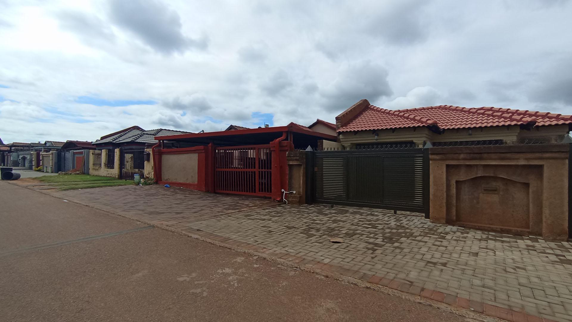 Front View of property in Soshanguve East