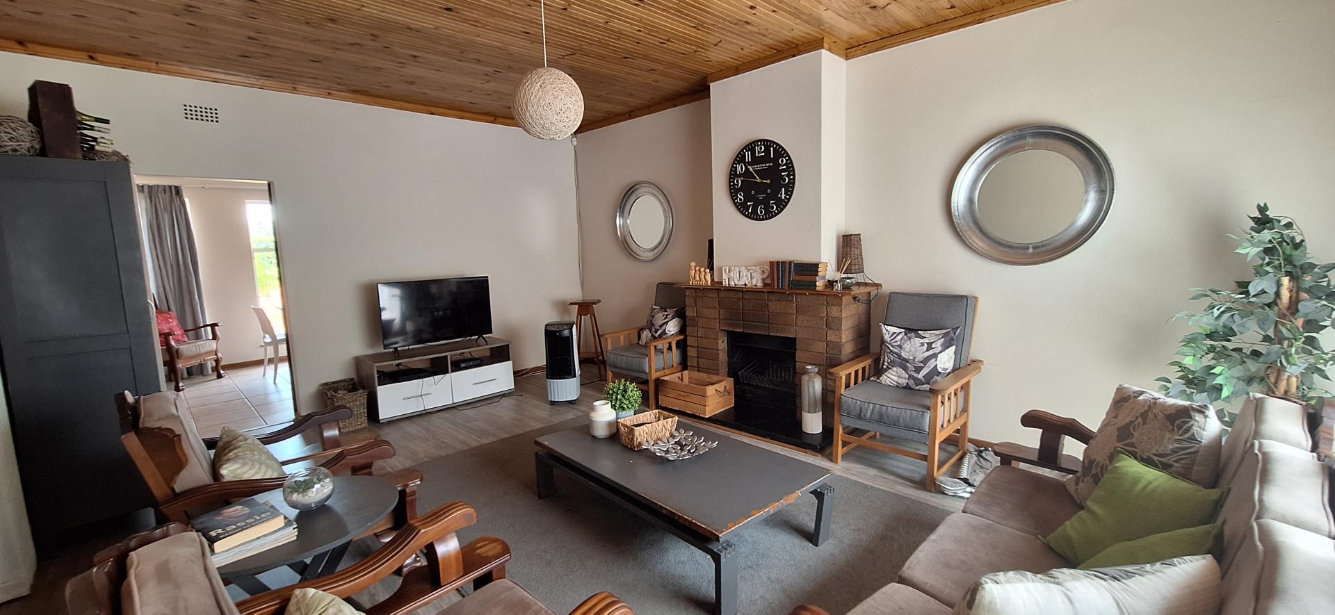 Lounges of property in Kimberley