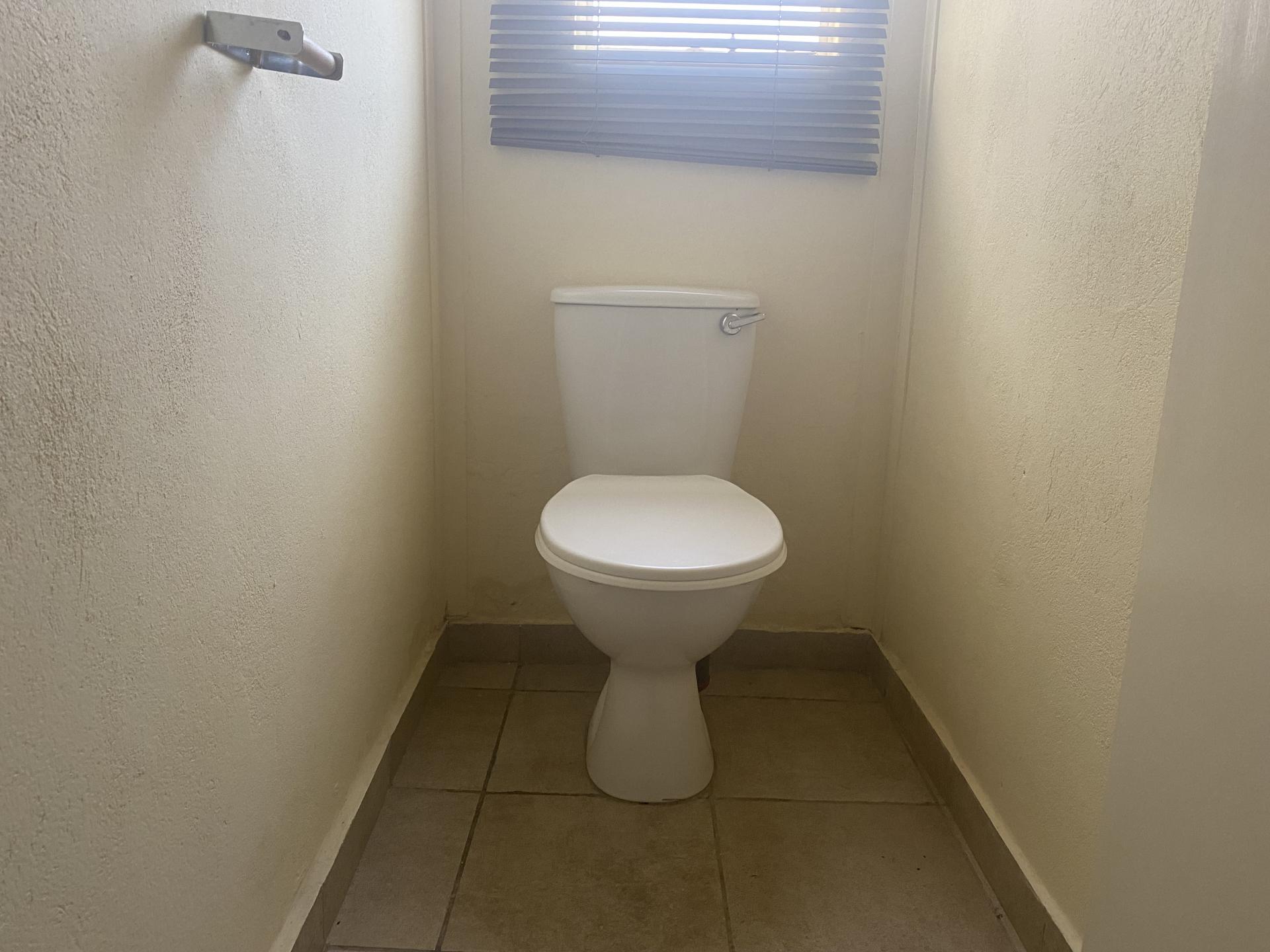 Bathroom 1 of property in Freedom Park