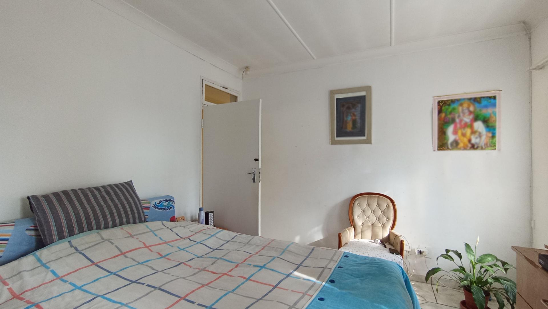 Bed Room 3 - 16 square meters of property in Robindale